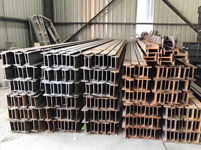 大面積的廠(chǎng)房倉(cāng)庫(kù)